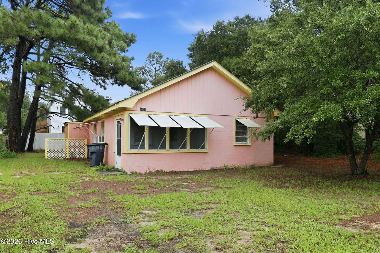 2035 Smithfield Street - Photo 1