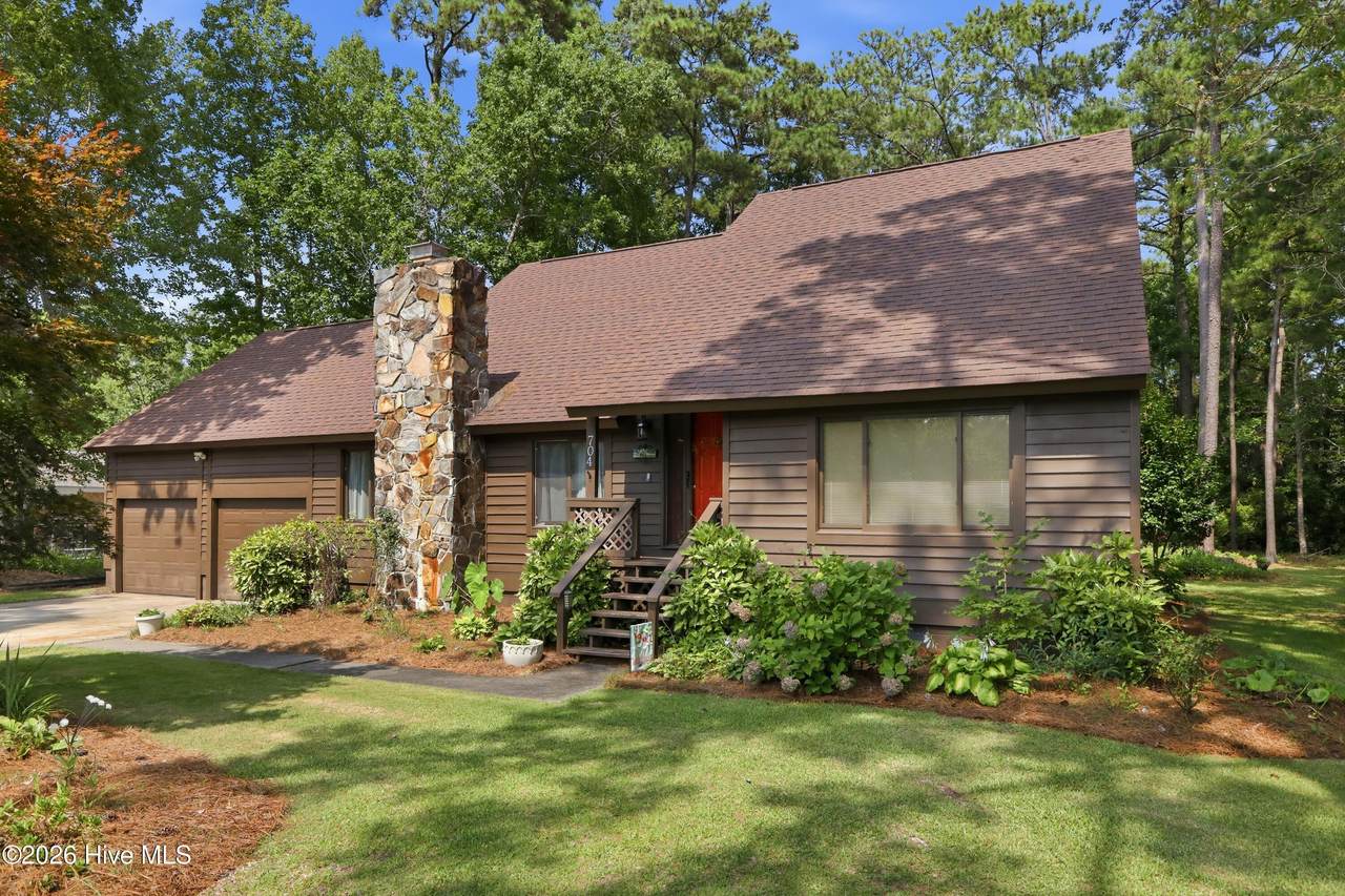 704 Meadow Court - Photo 1