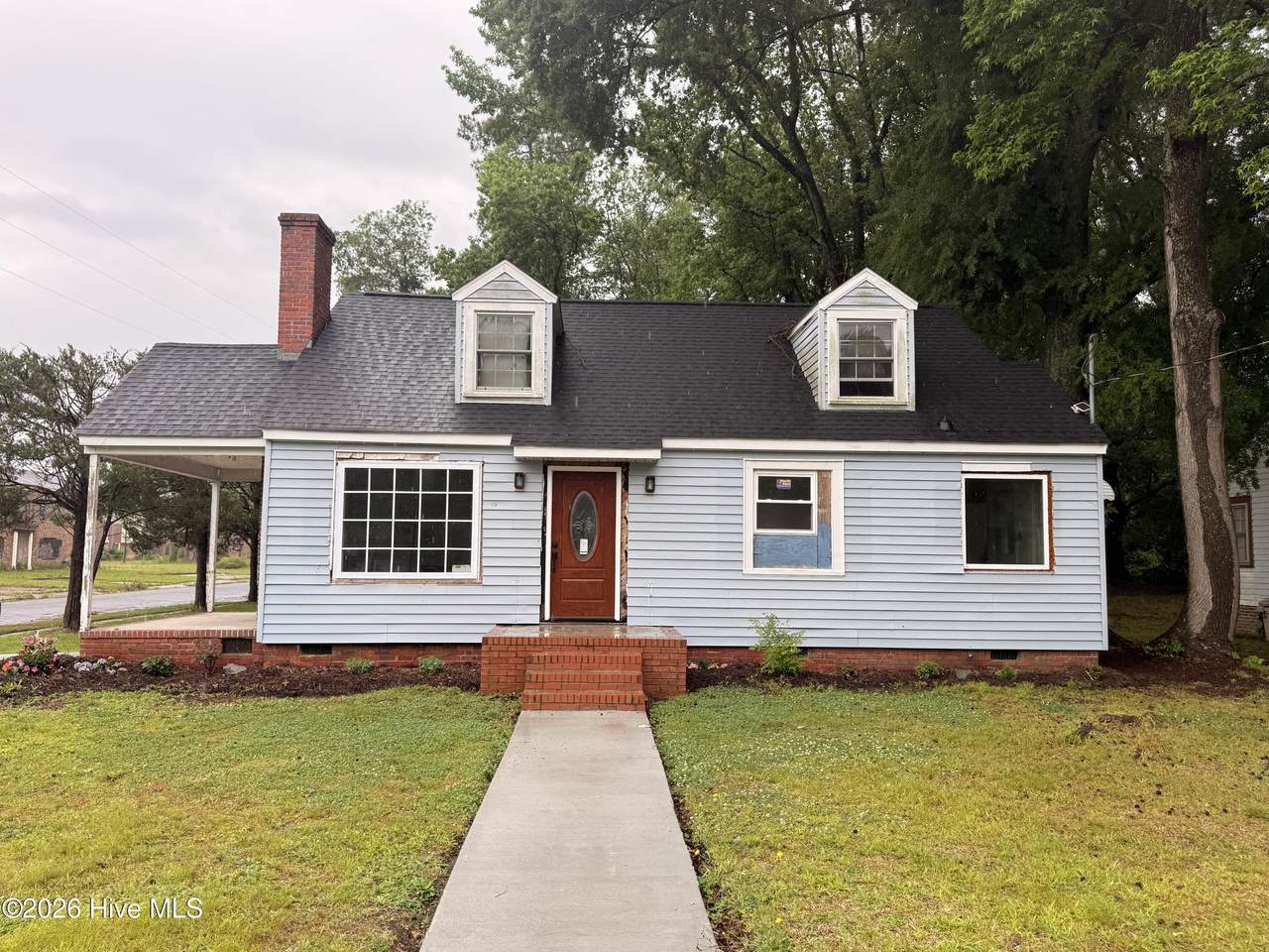 315 Woodlawn Drive - Photo 1
