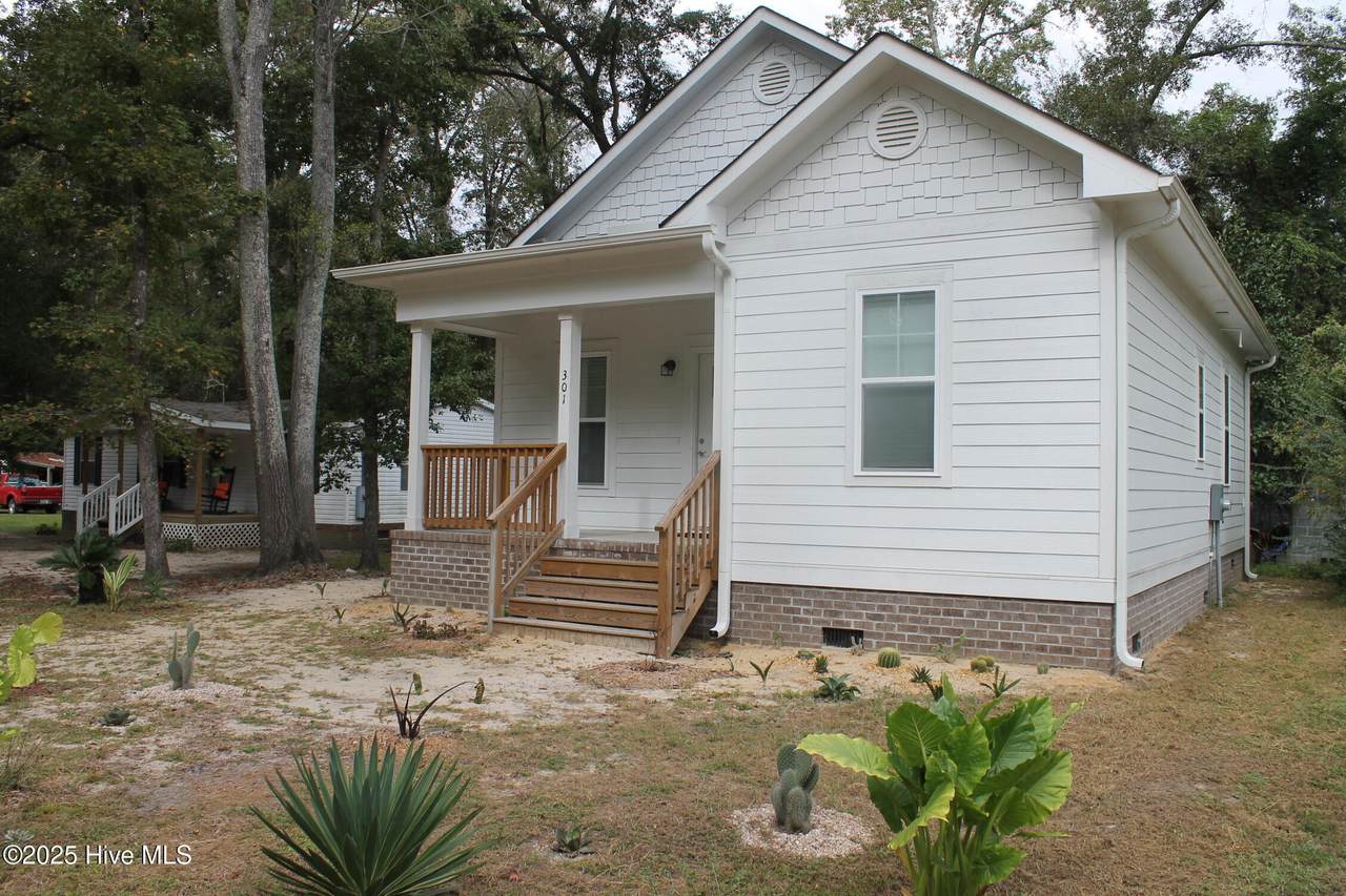 301 Goodman Street - Photo 1