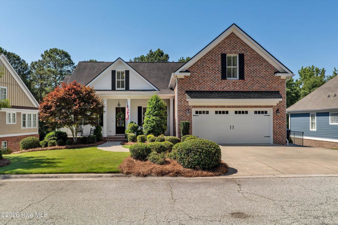 205 Dixon Court - Photo 1