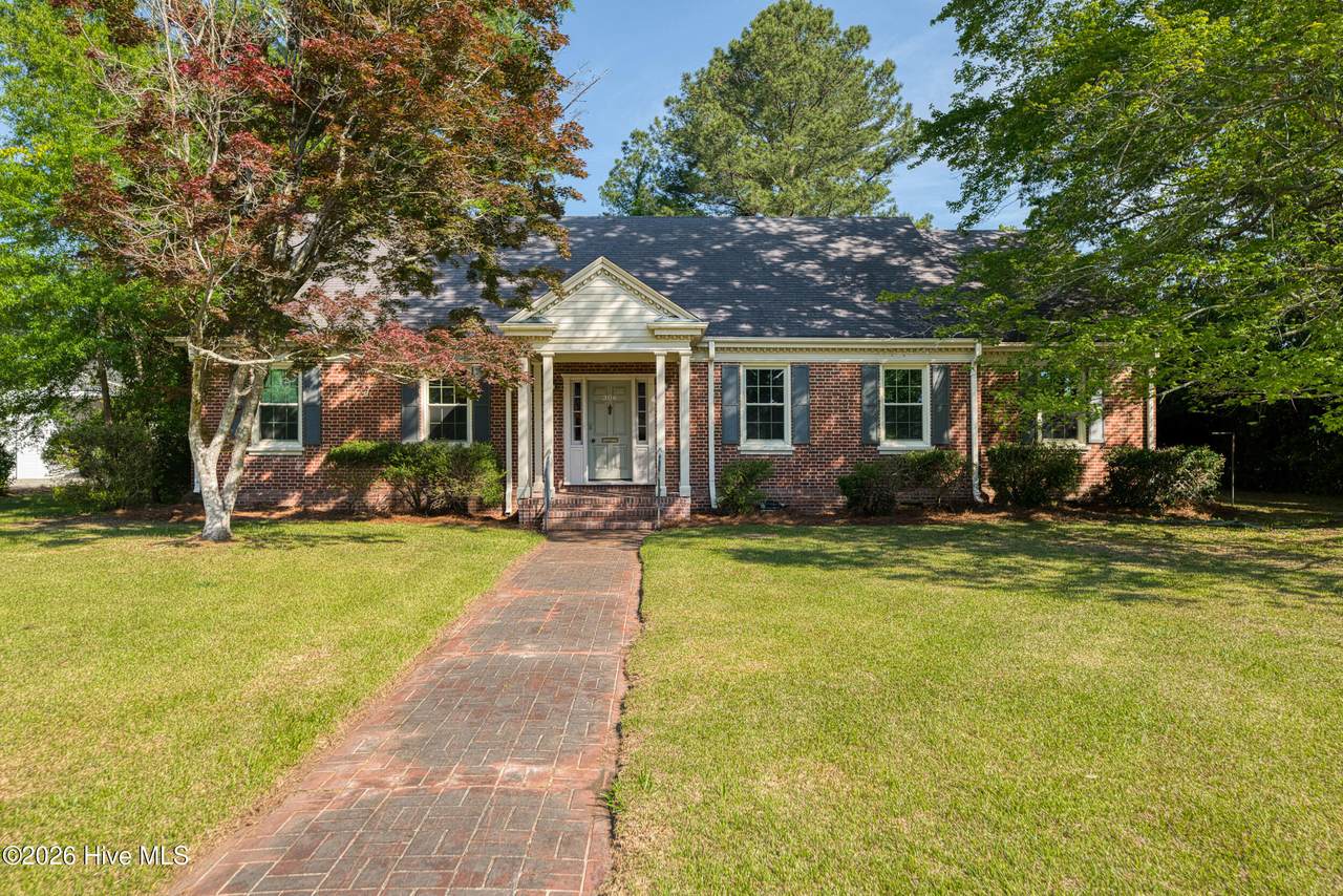 306 Howard Circle - Photo 1