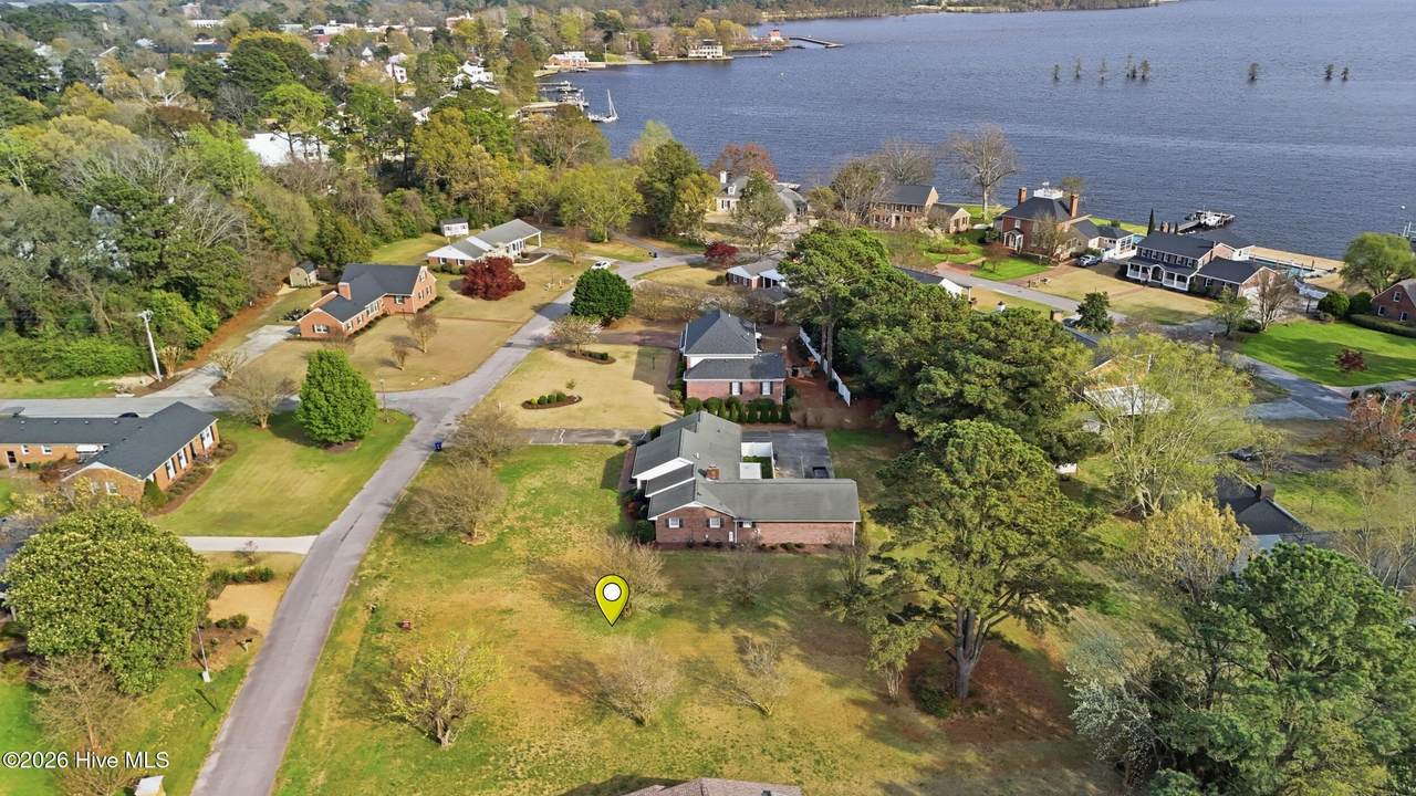 106 Queen Anne Drive - Photo 1