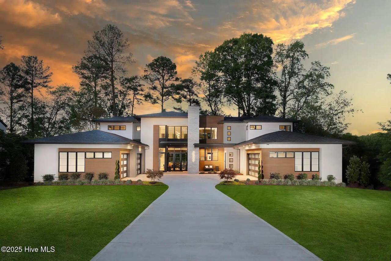 521 Airlie Road - Photo 1