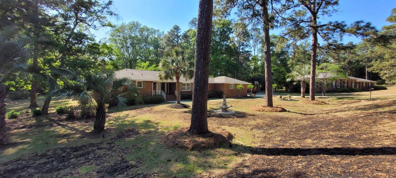205 Lakeside Drive - Photo 1