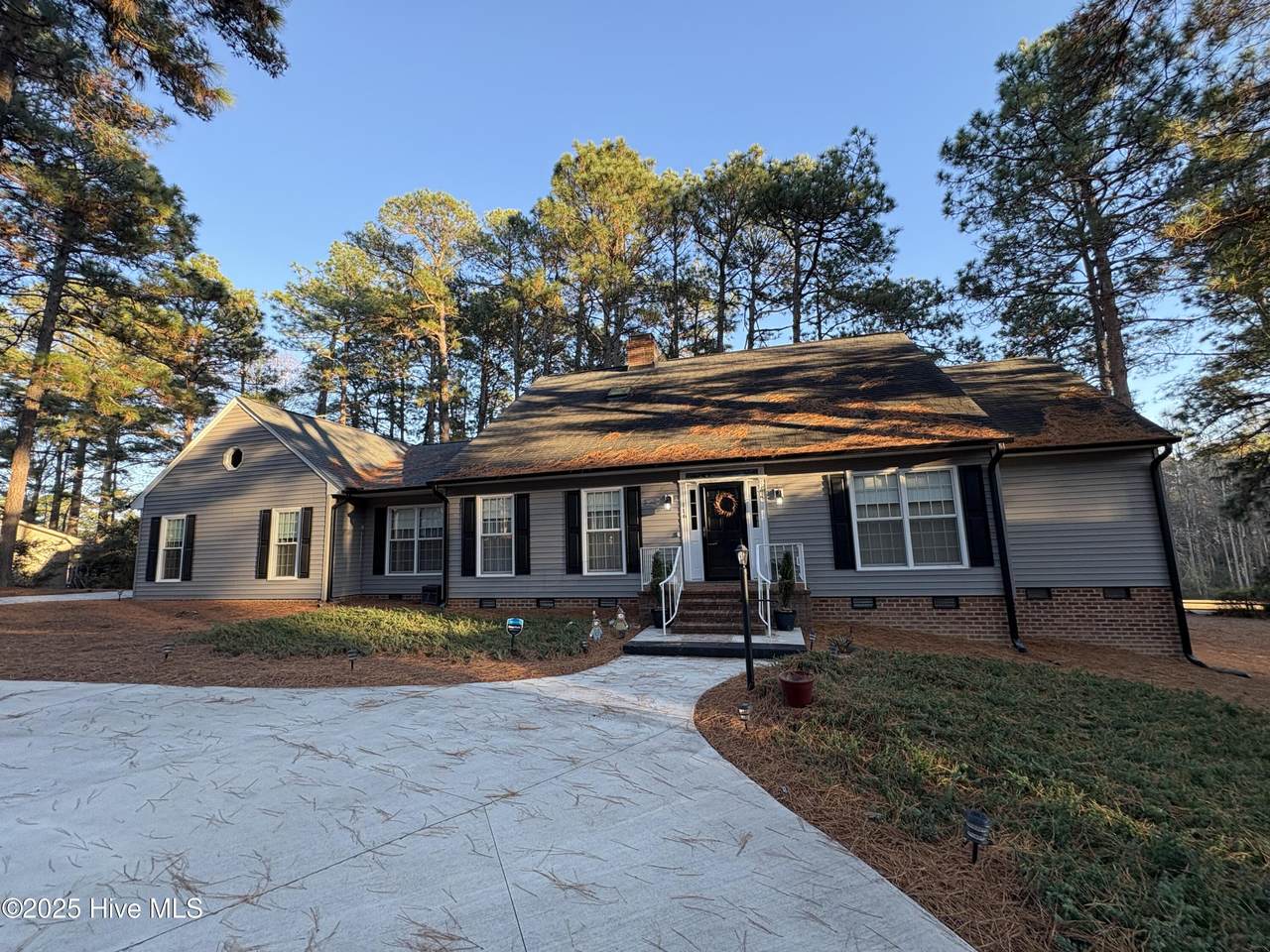 116 Oxford Court - Photo 1