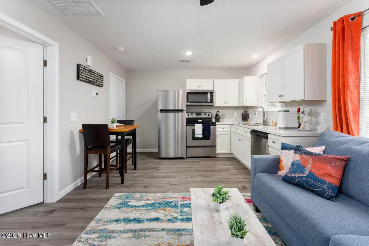 232 Jordan Lane - Photo 1