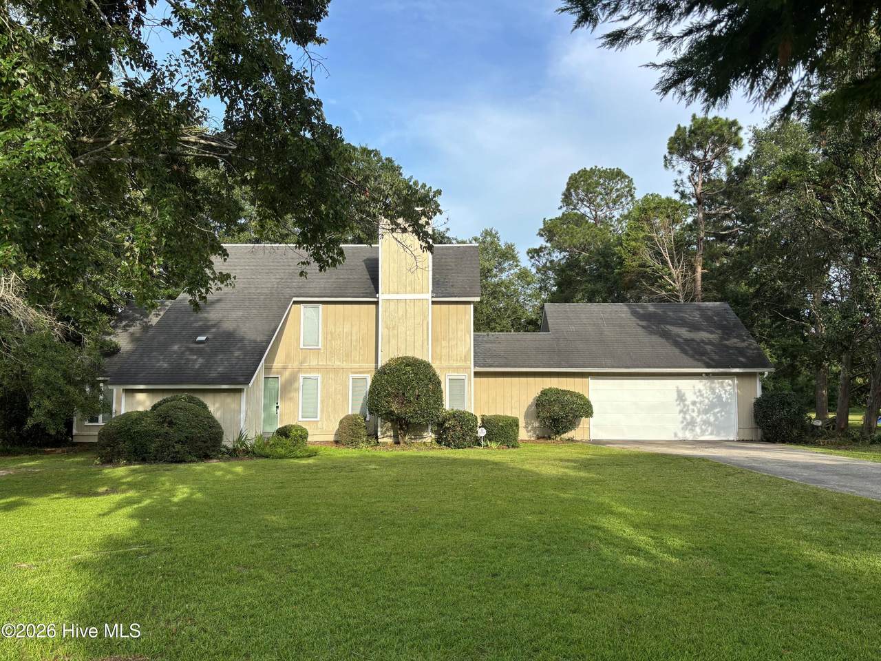 1056 Country Club Circle - Photo 1
