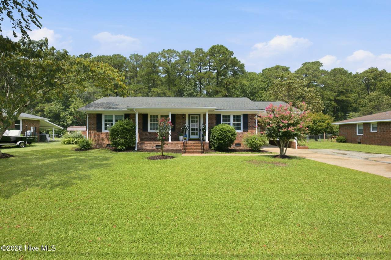 216 Carolina Pines Boulevard - Photo 1