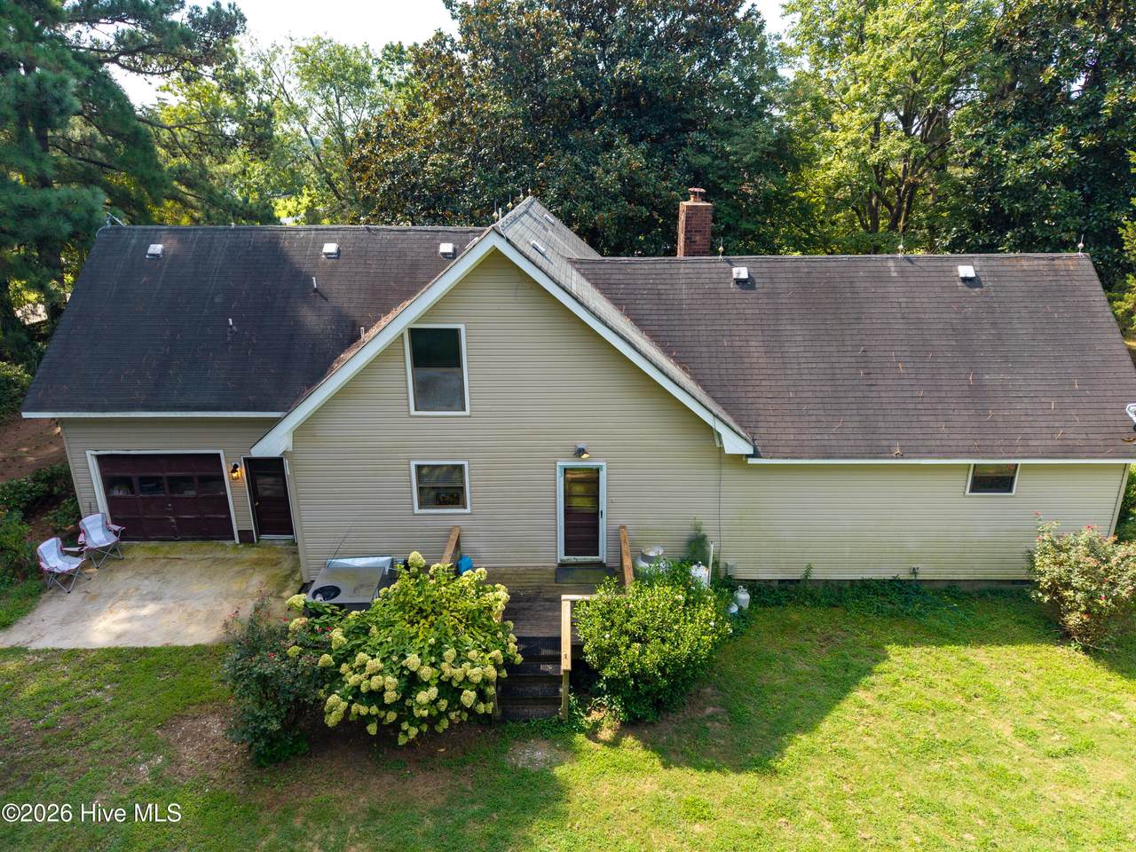205 End Road - Photo 1