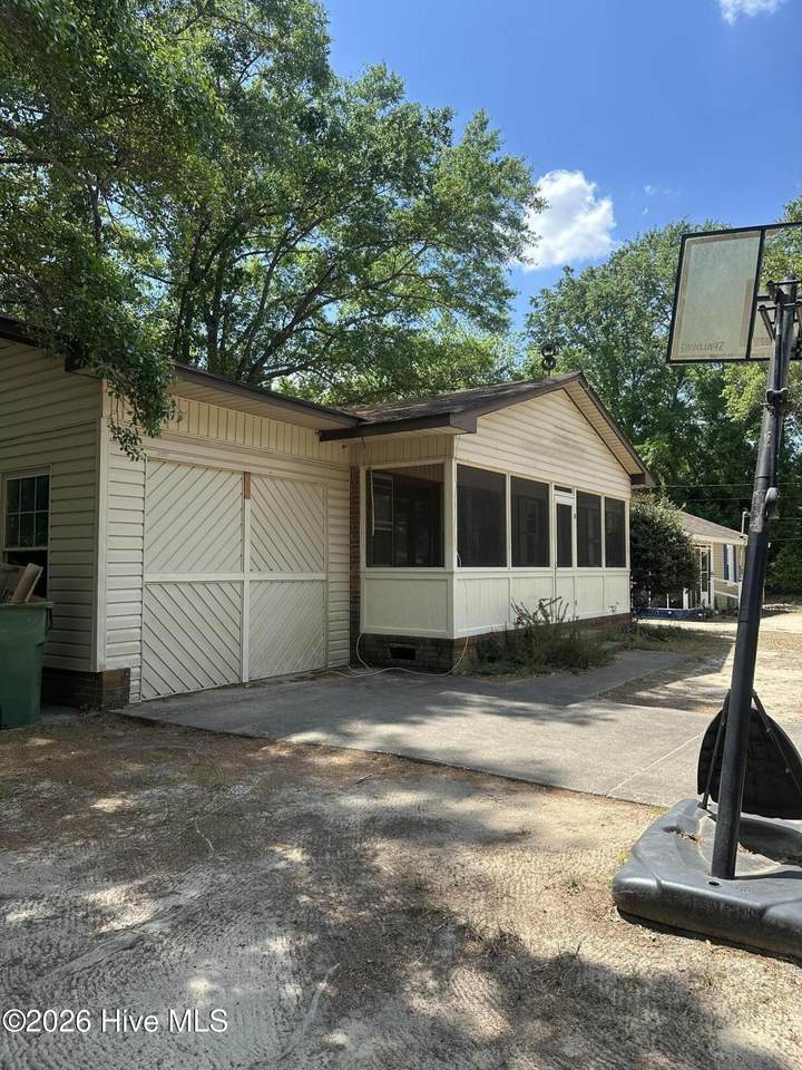 109 Chestnut Street - Photo 1