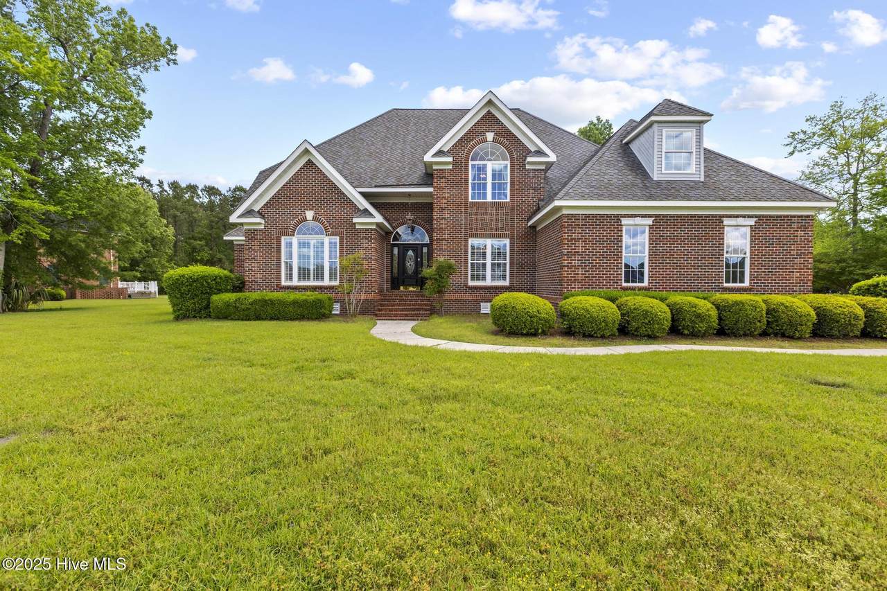 305 Harvest Drive - Photo 1