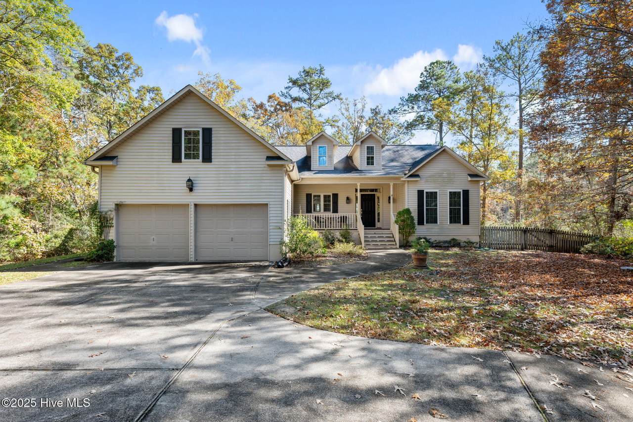 625 Plantation Parkway - Photo 1