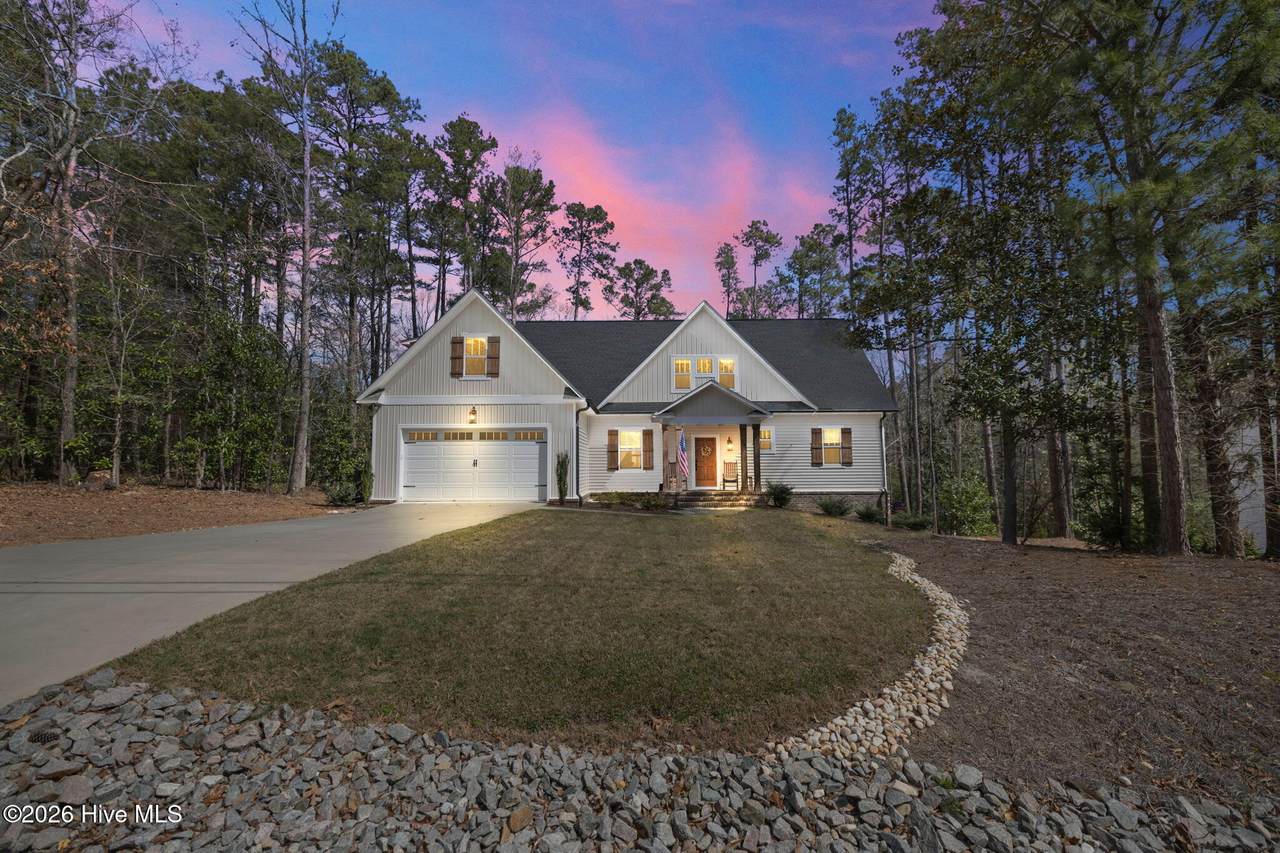 182 Lakeview Drive - Photo 1