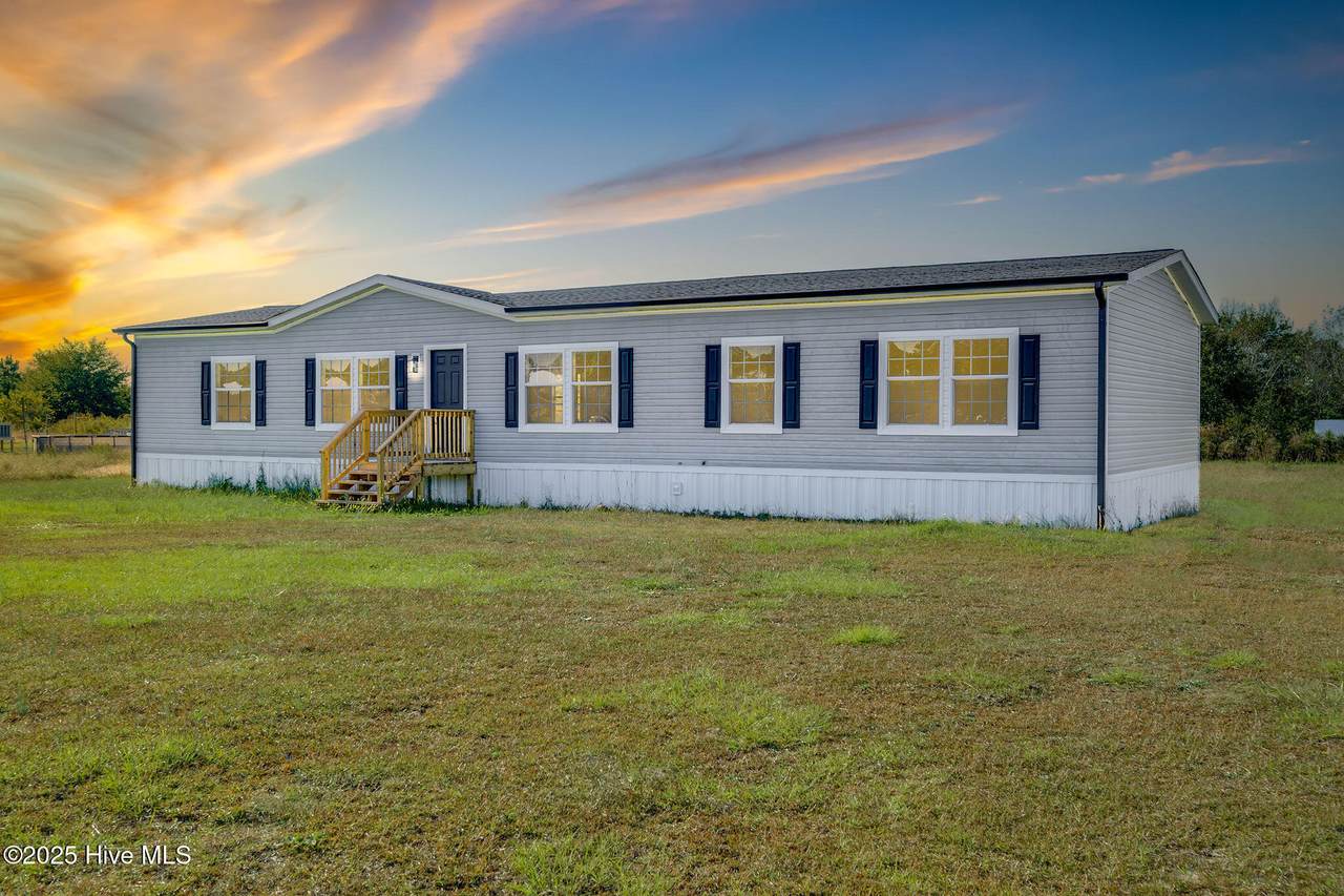 124 Fieldcrest Lane - Photo 1