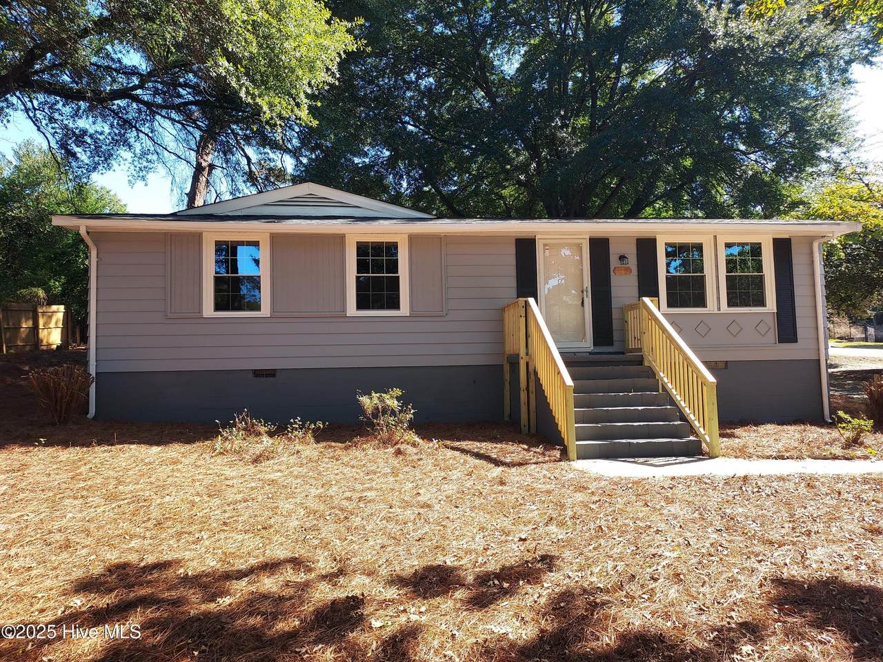 201 Leak Street - Photo 1