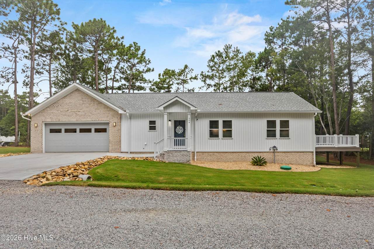 504 Cypress Circle - Photo 1