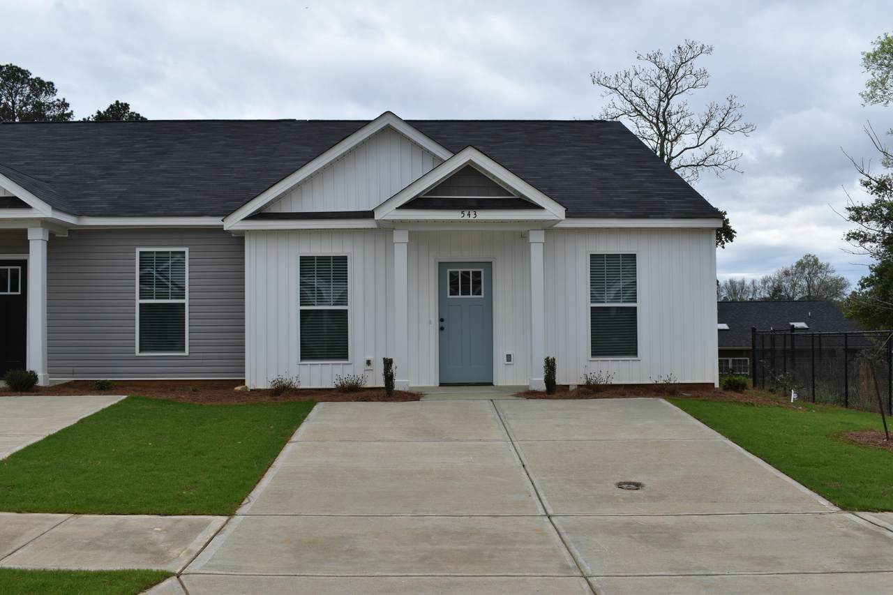 543 Hardy Point - Photo 1