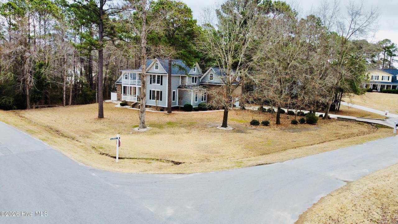 201 Madison Court - Photo 1