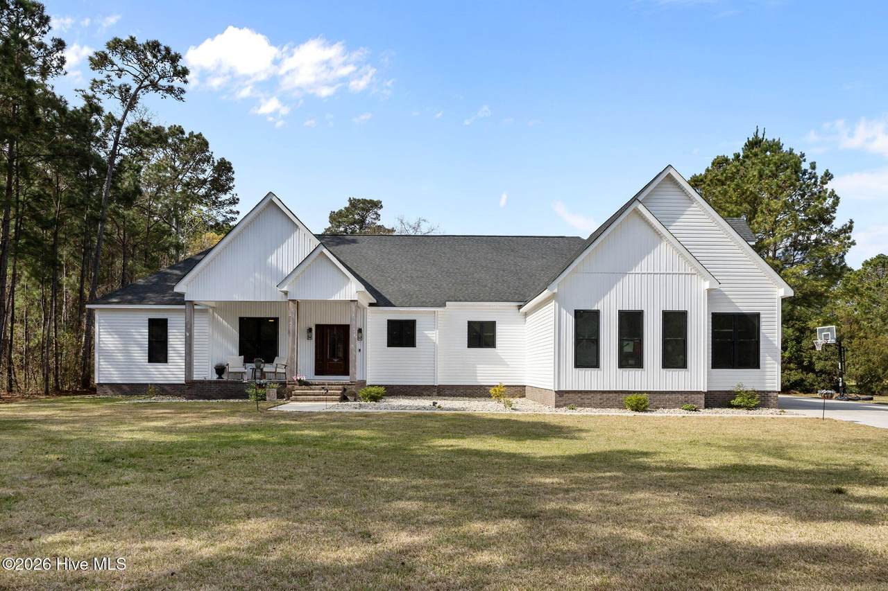 111 Blue Jay Way - Photo 1