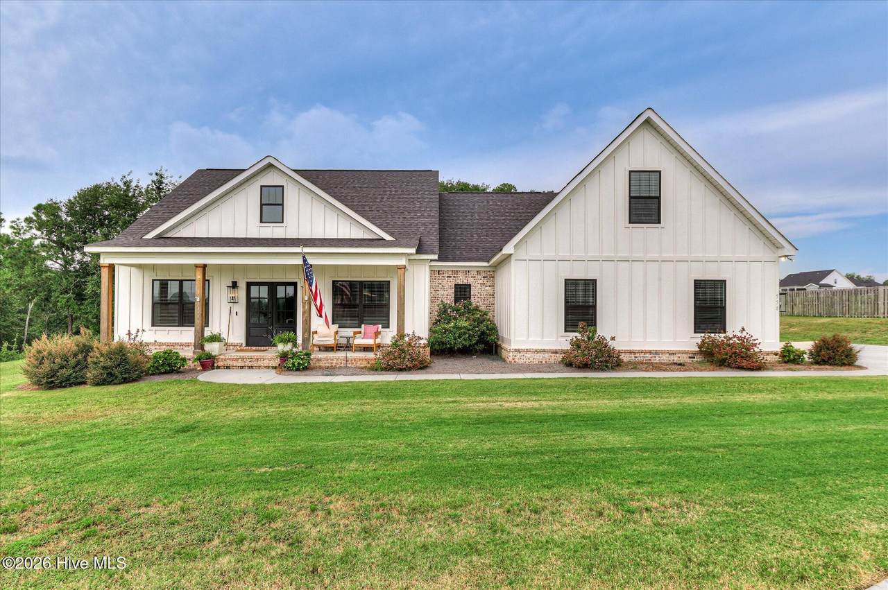 558 Annison Pointe Court - Photo 1