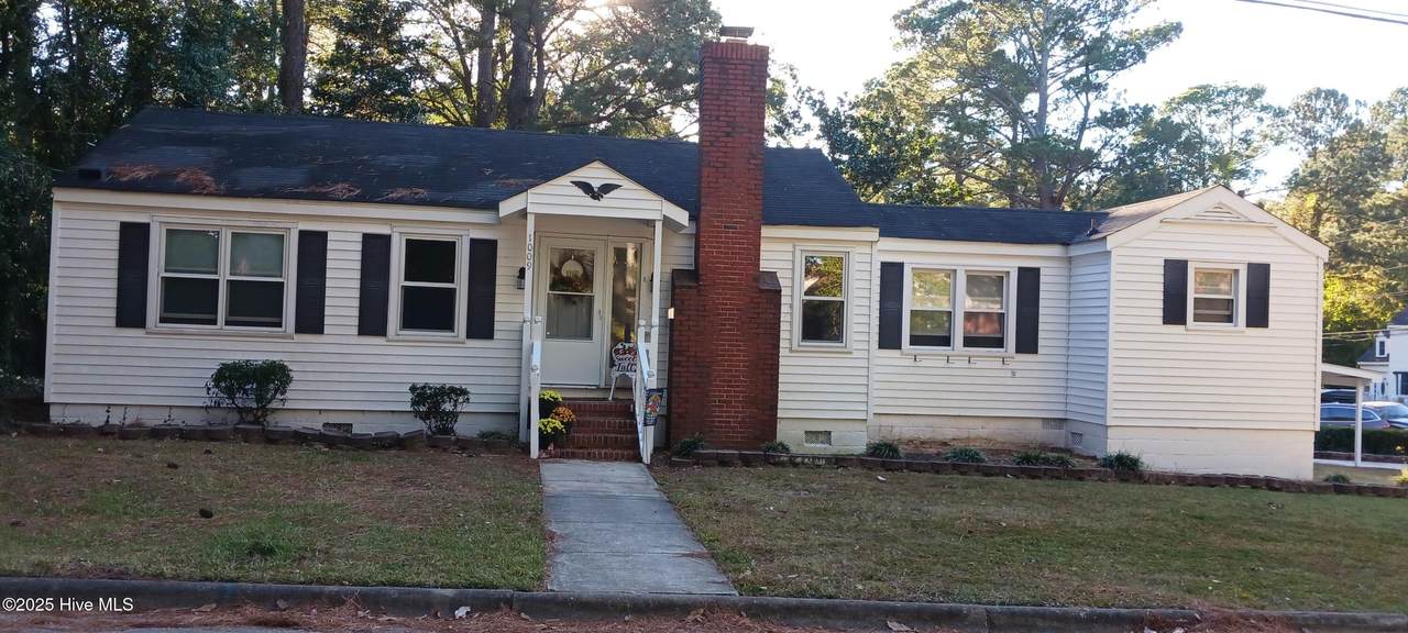 1009 Walnut Street - Photo 1