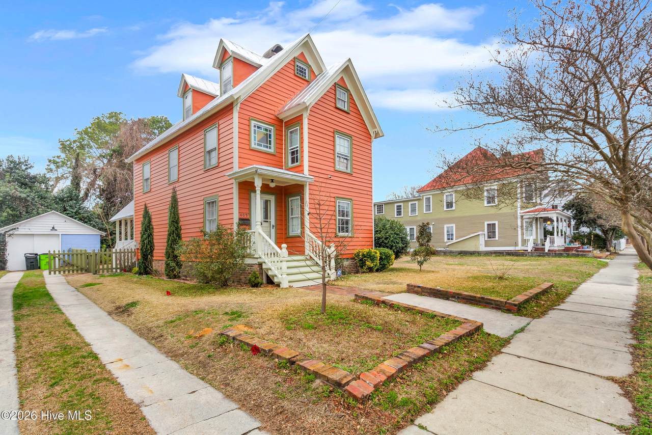 409 Hancock Street - Photo 1