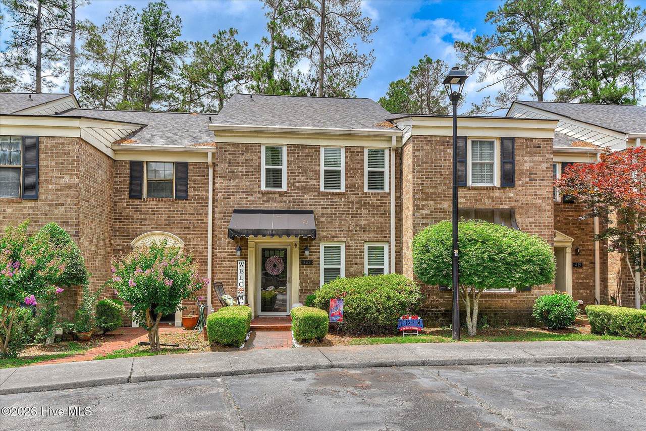 421 Folkstone Court - Photo 1