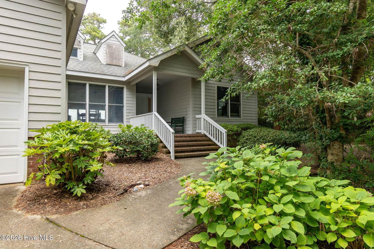 270 Oakleaf Drive - Photo 1