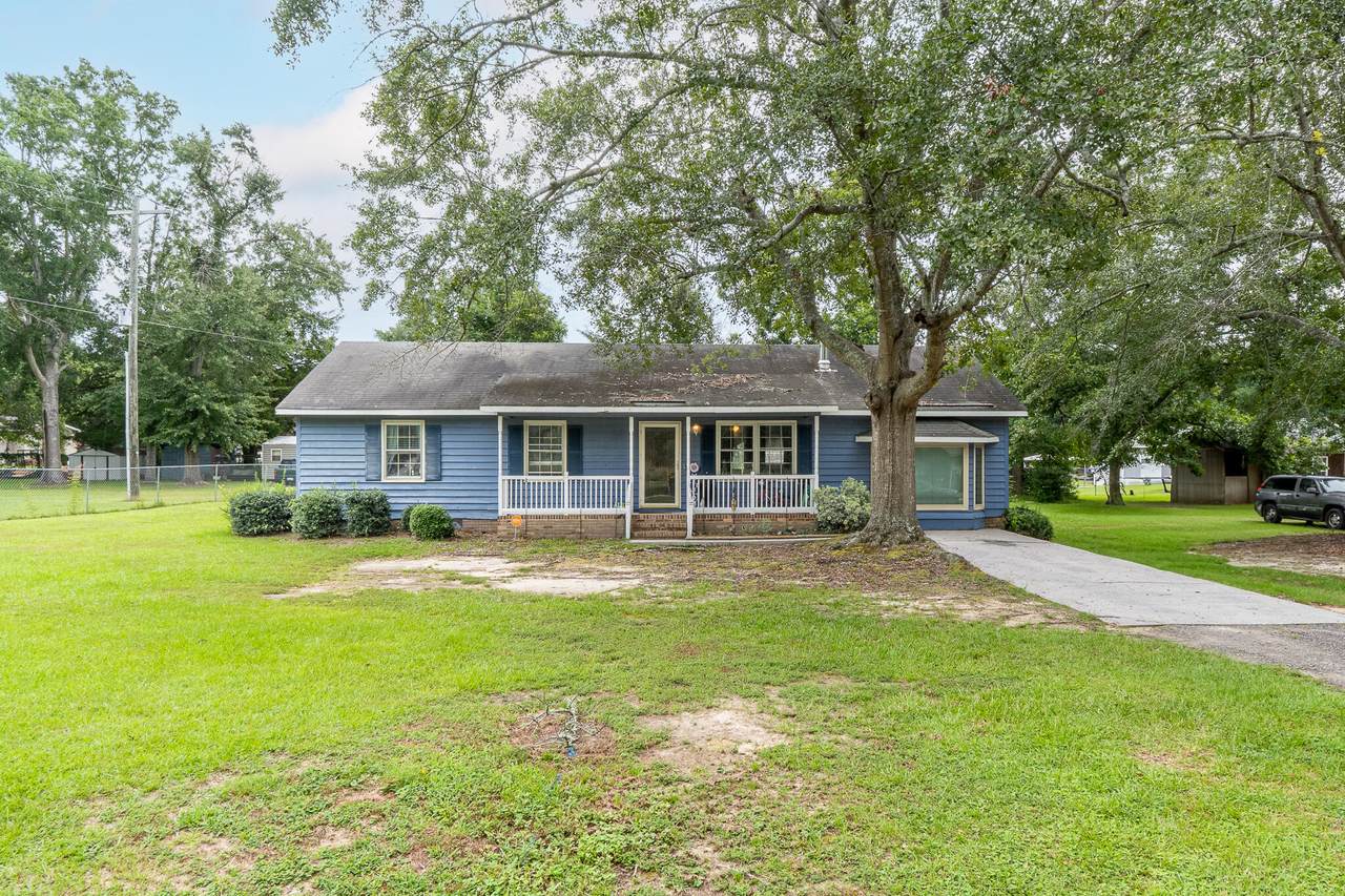 240 Camelia Street - Photo 1