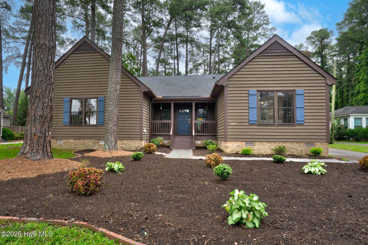 1609 Country Club Road - Photo 1