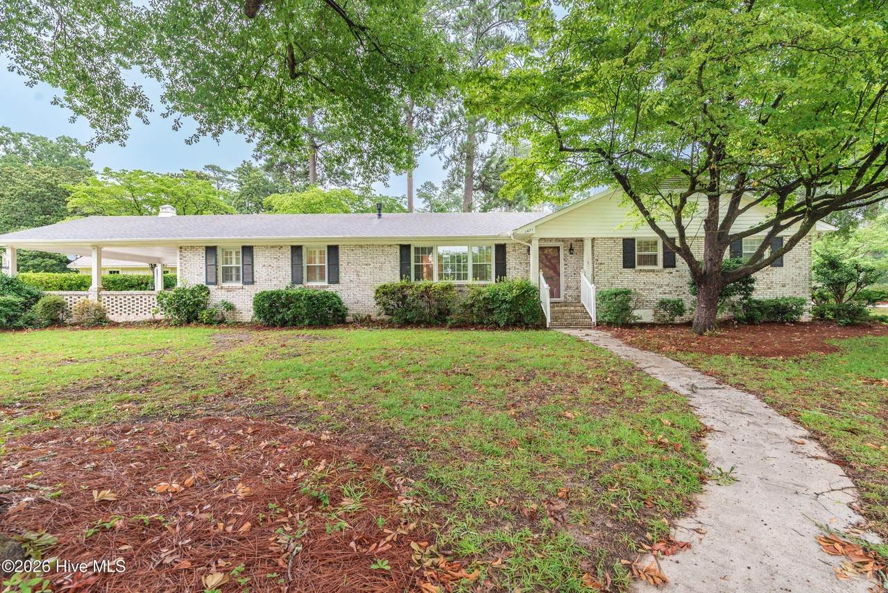 1471 Nottingham Drive - Photo 1