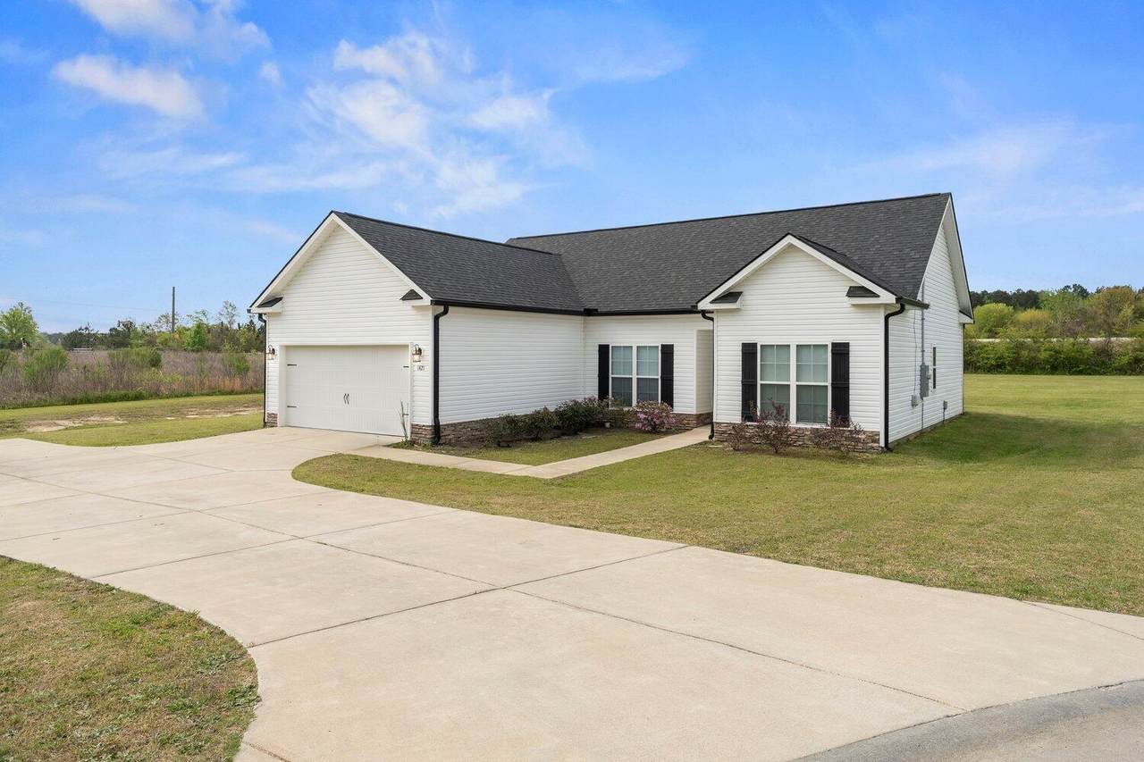 1421 Oak Lane - Photo 1