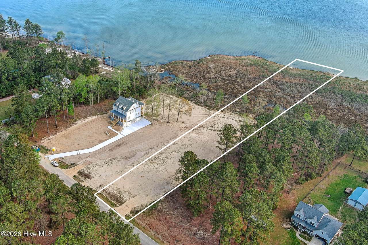 121 Cedarwood Drive - Photo 1