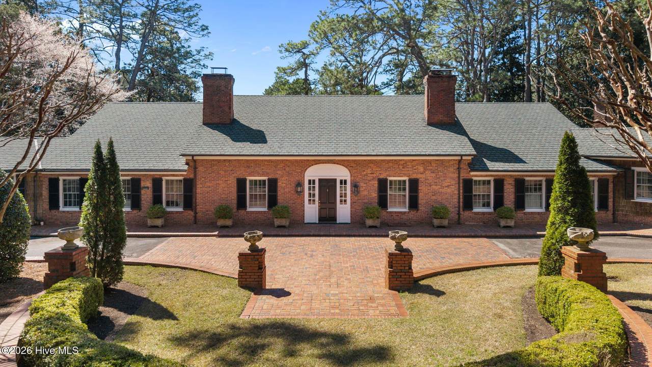 4 Augusta Way - Photo 1