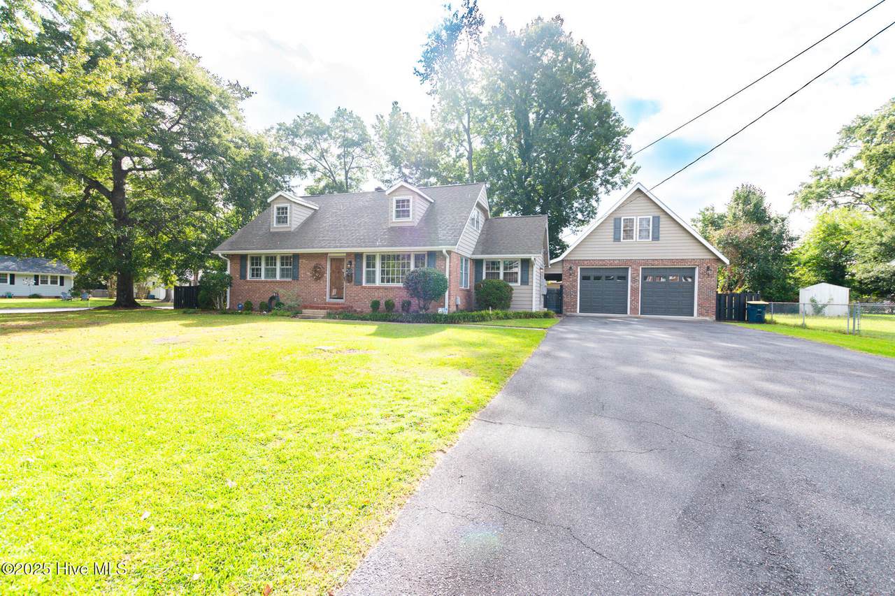 818 Edgewood Drive - Photo 1