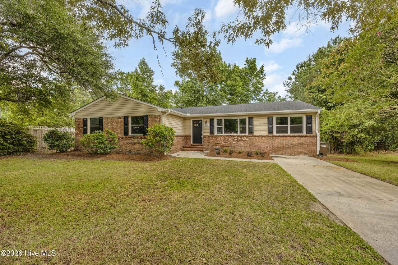 631 Duke Court - Photo 1