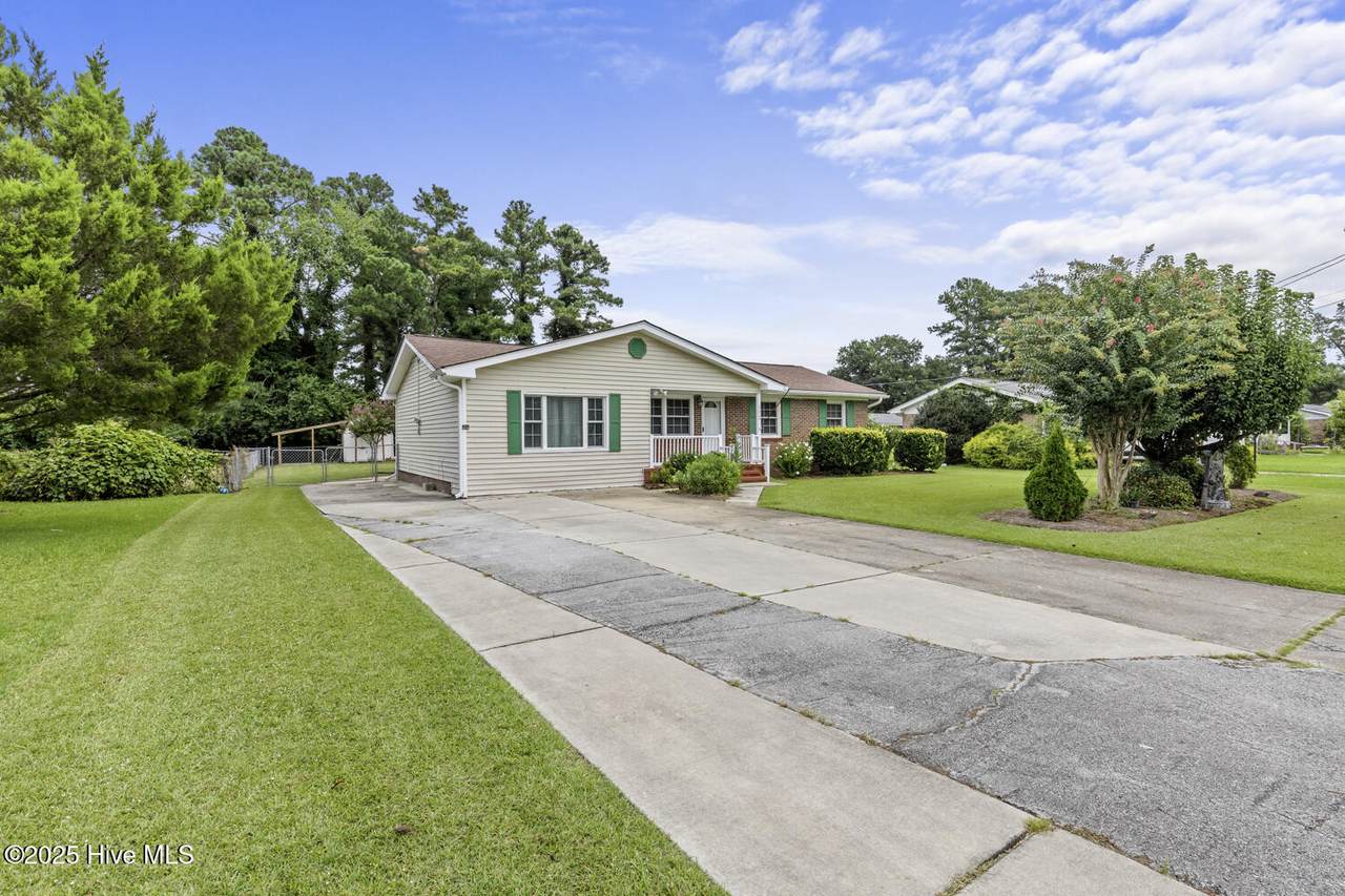 113 Princeton Drive - Photo 1