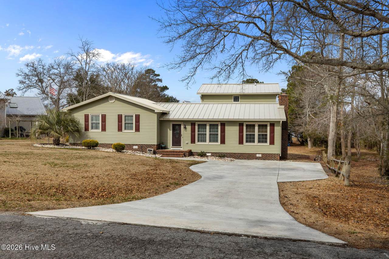 19 Arrowhead Drive - Photo 1