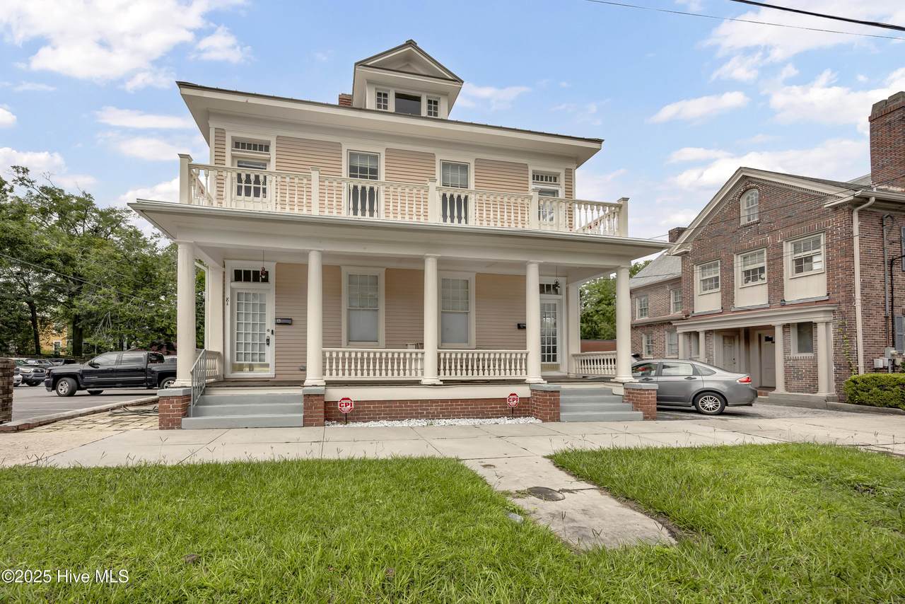 8 7th Street - Photo 1