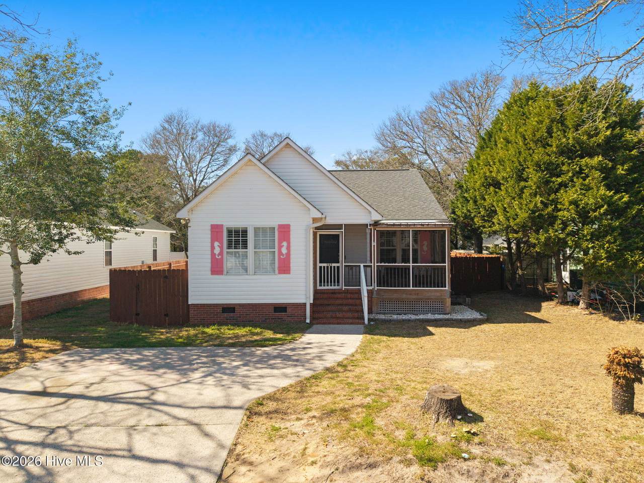 107 16th Street - Photo 1