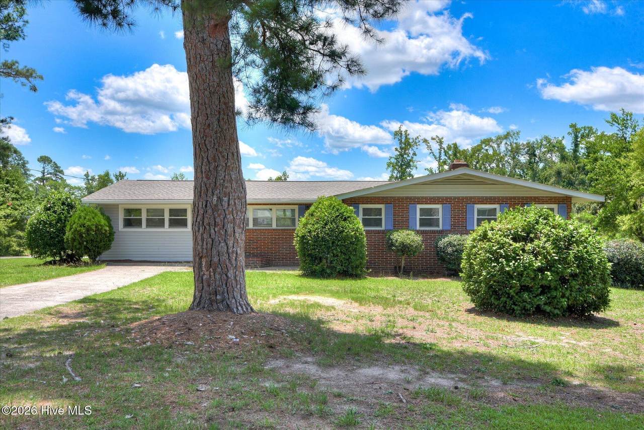 725 Riverview Drive - Photo 1