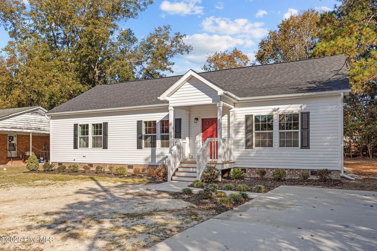 2707 Tryon Drive - Photo 1