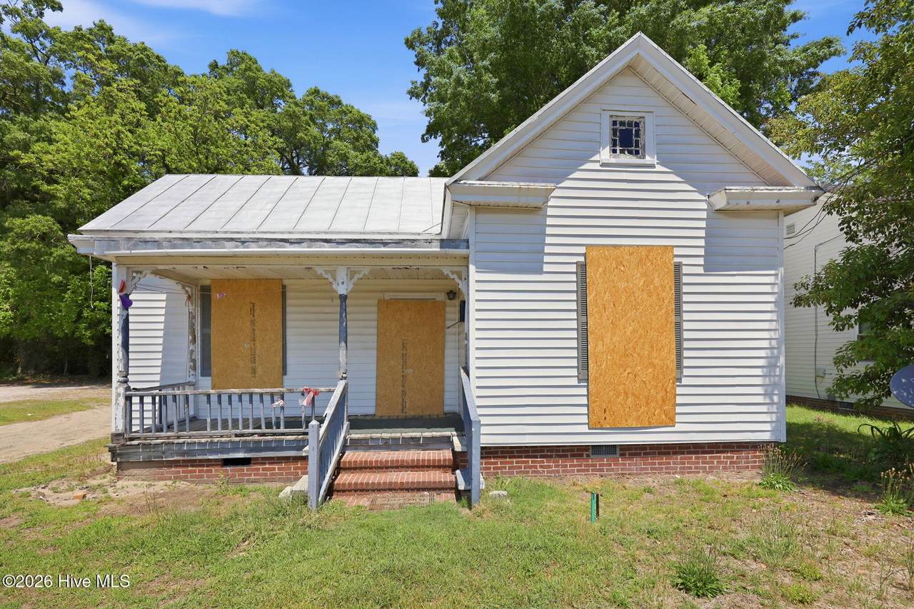 206 Vernon Avenue - Photo 1