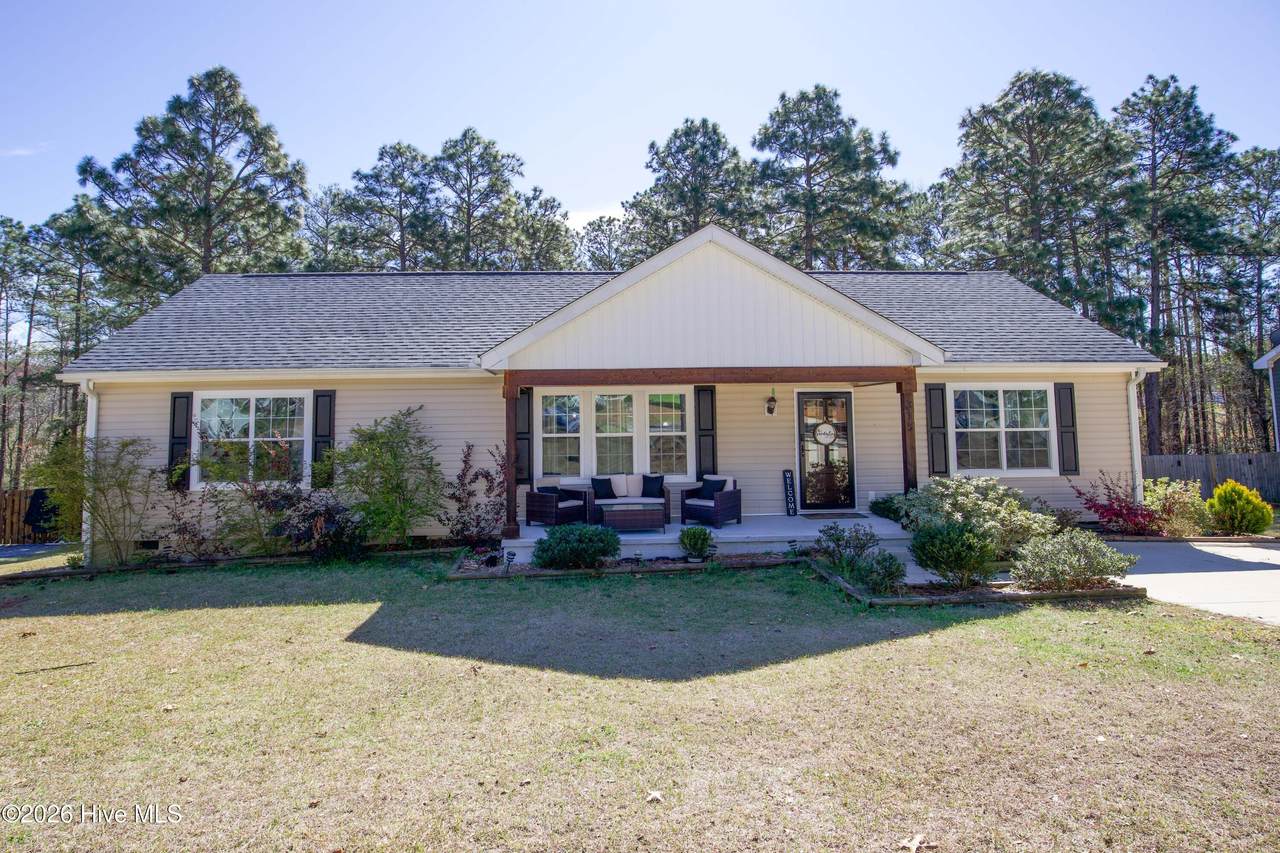 315 Pickett Circle - Photo 1