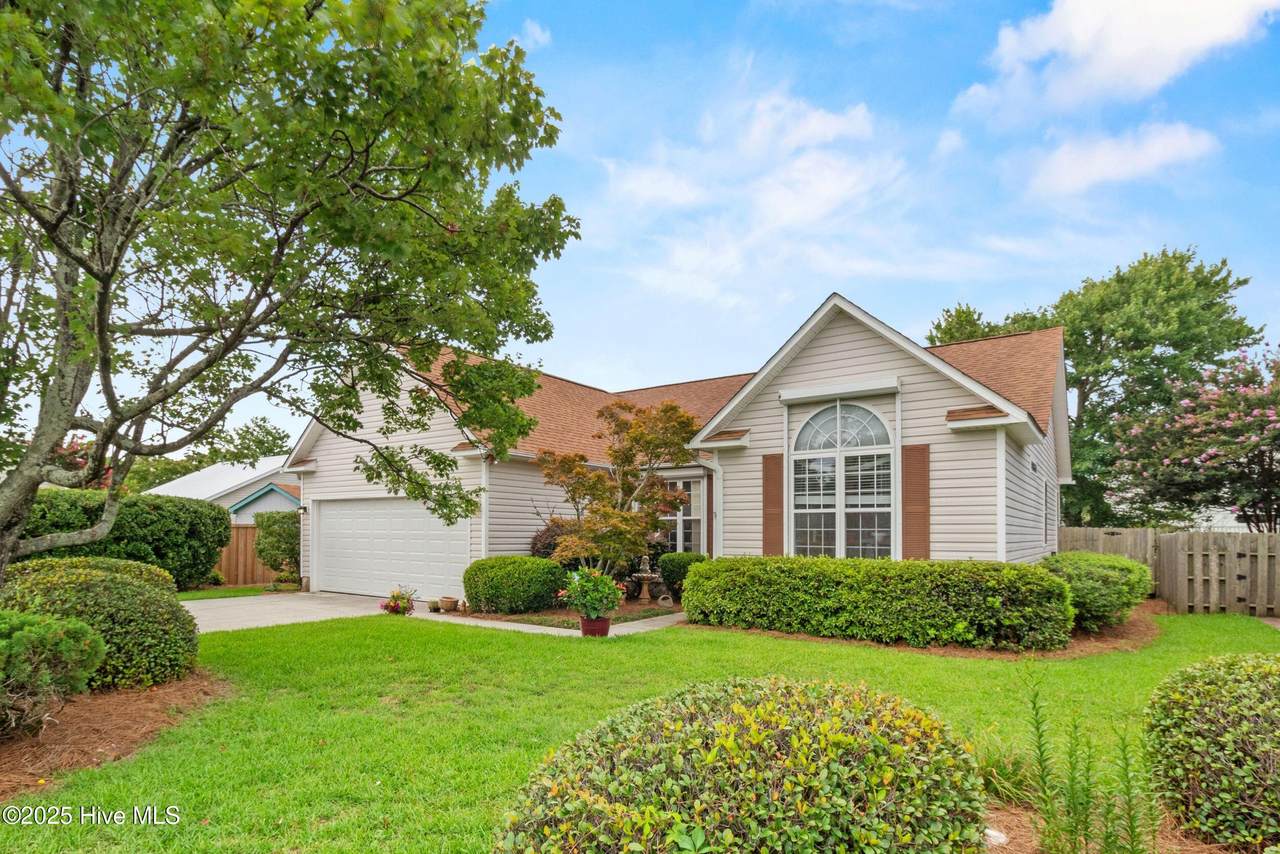 403 Bay Court - Photo 1