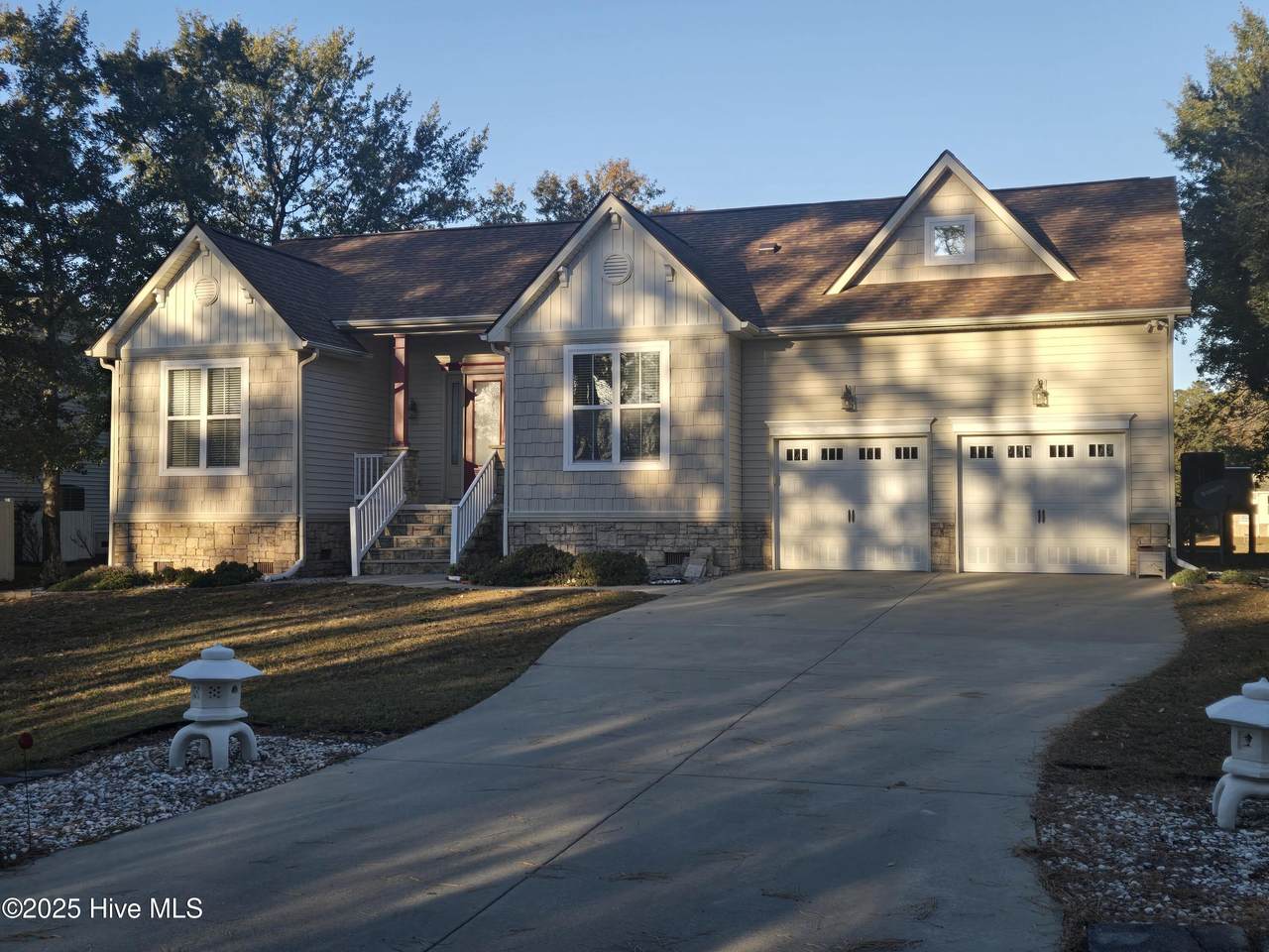 107 Argosy Drive - Photo 1