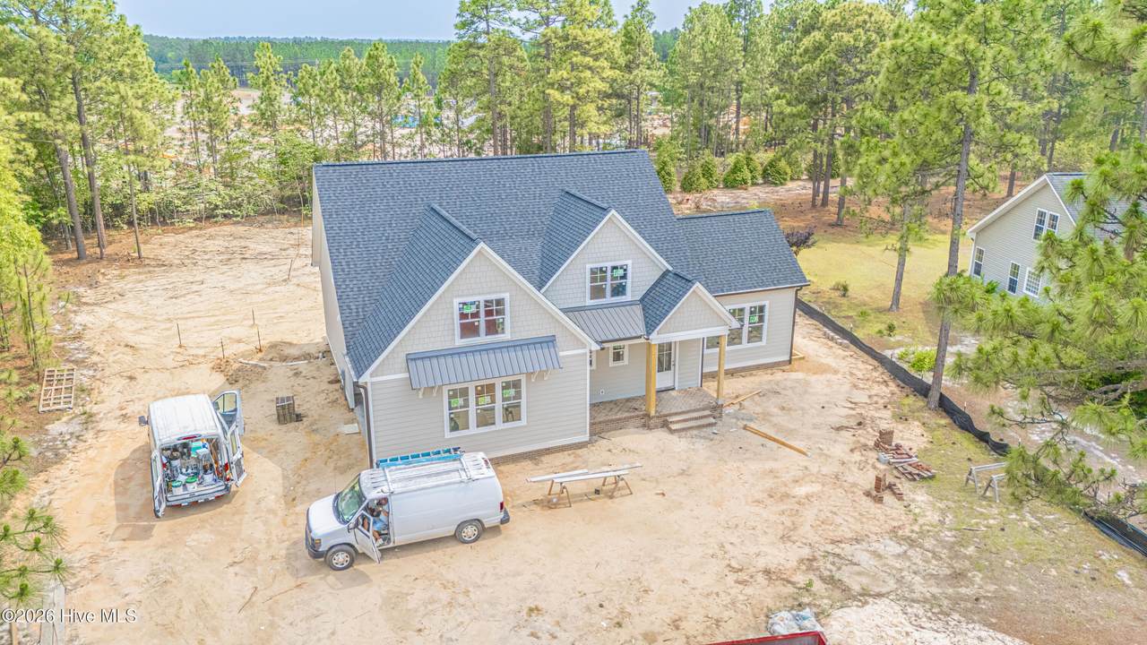 142 Parkwood Court - Photo 1