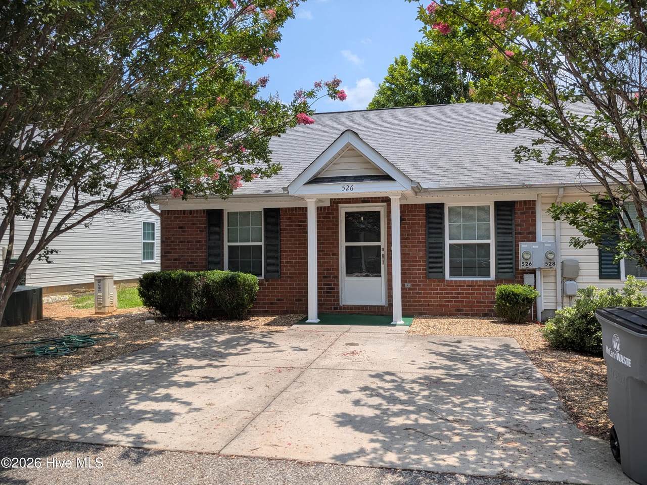 526 Edgecliff Lane - Photo 1