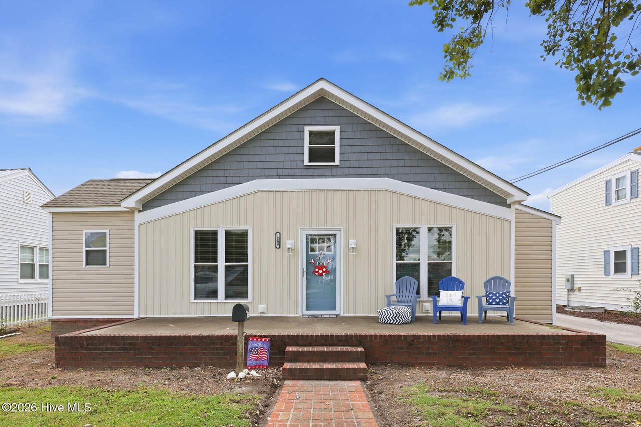 1509 Shepard Street - Photo 1
